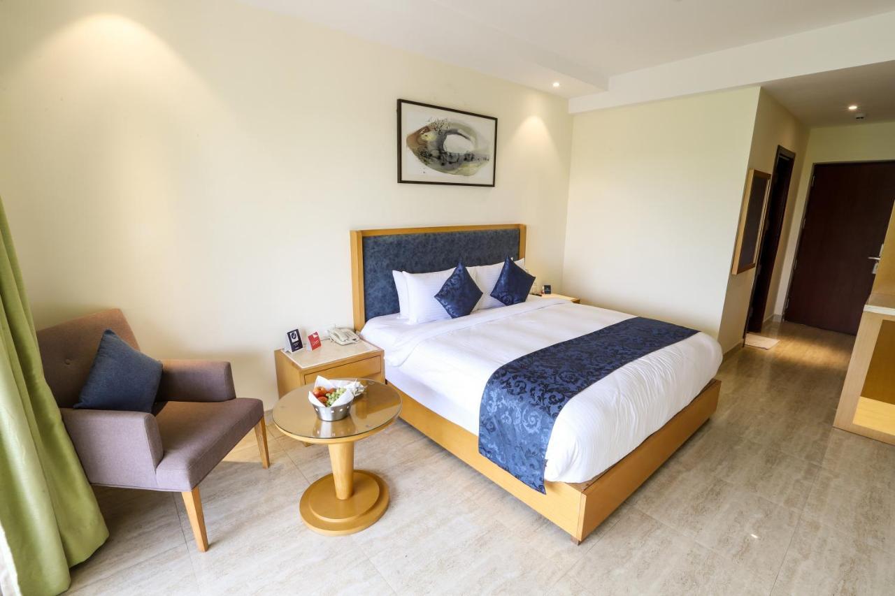 Zip By Spree Hotels Hyde Goa Кандолим Екстериор снимка