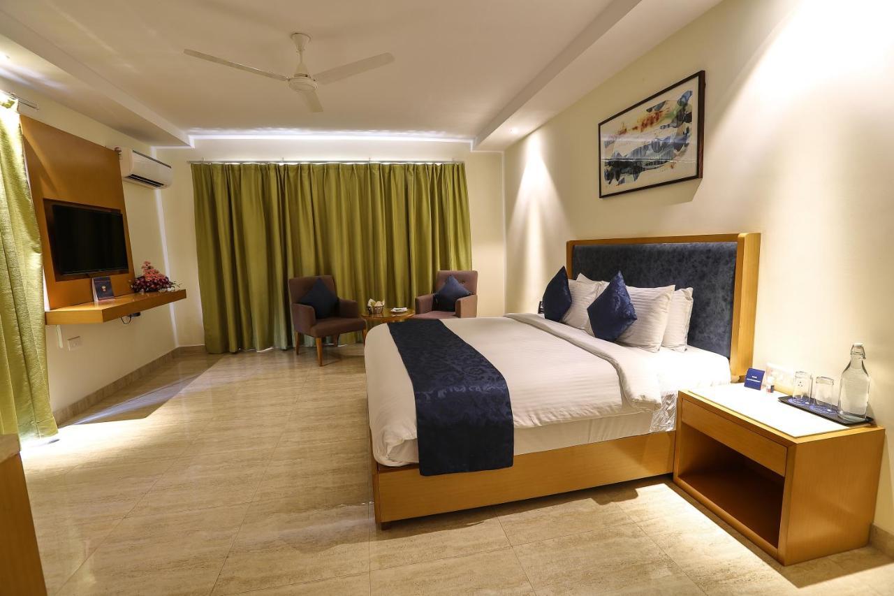 Zip By Spree Hotels Hyde Goa Кандолим Екстериор снимка